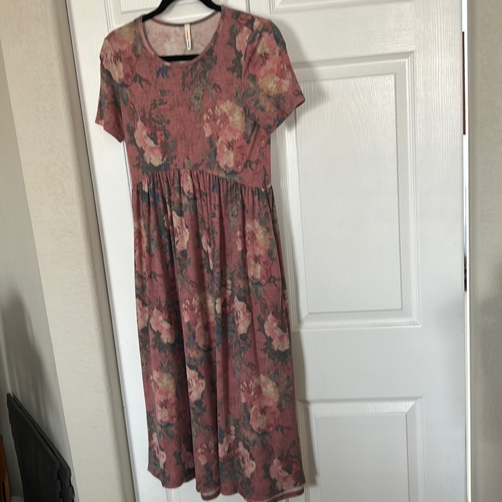 Super cute comfy floral dress